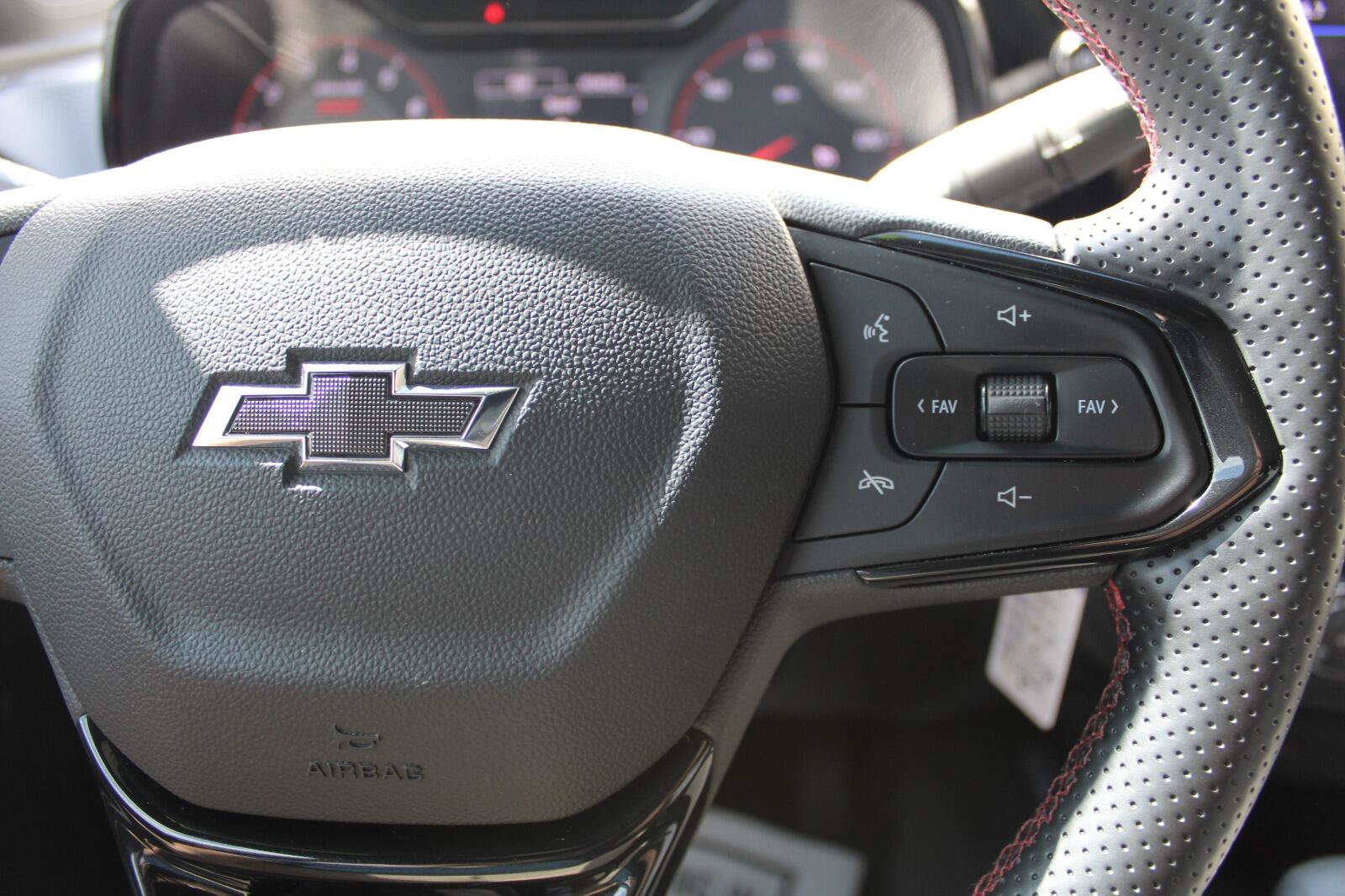 Used 2024 Chevrolet Trax RS FWD image 15