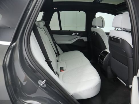 New 2026 BMW X5 xDrive40i w/ Executive Package image 23