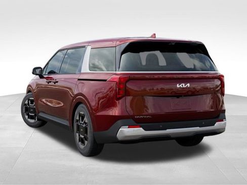 Certified 2026 Kia Carnival EX FWD image 4