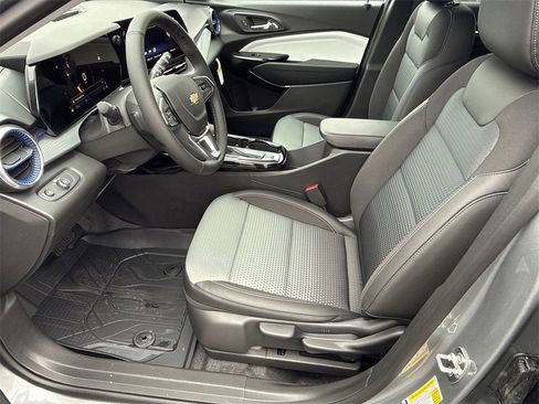 New 2026 Chevrolet Trax LT w/ Driver Confidence Package image 10