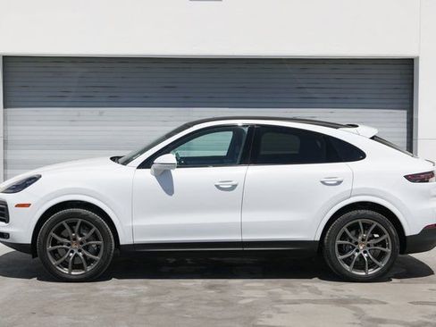 Used 2023 Porsche Cayenne S image 2