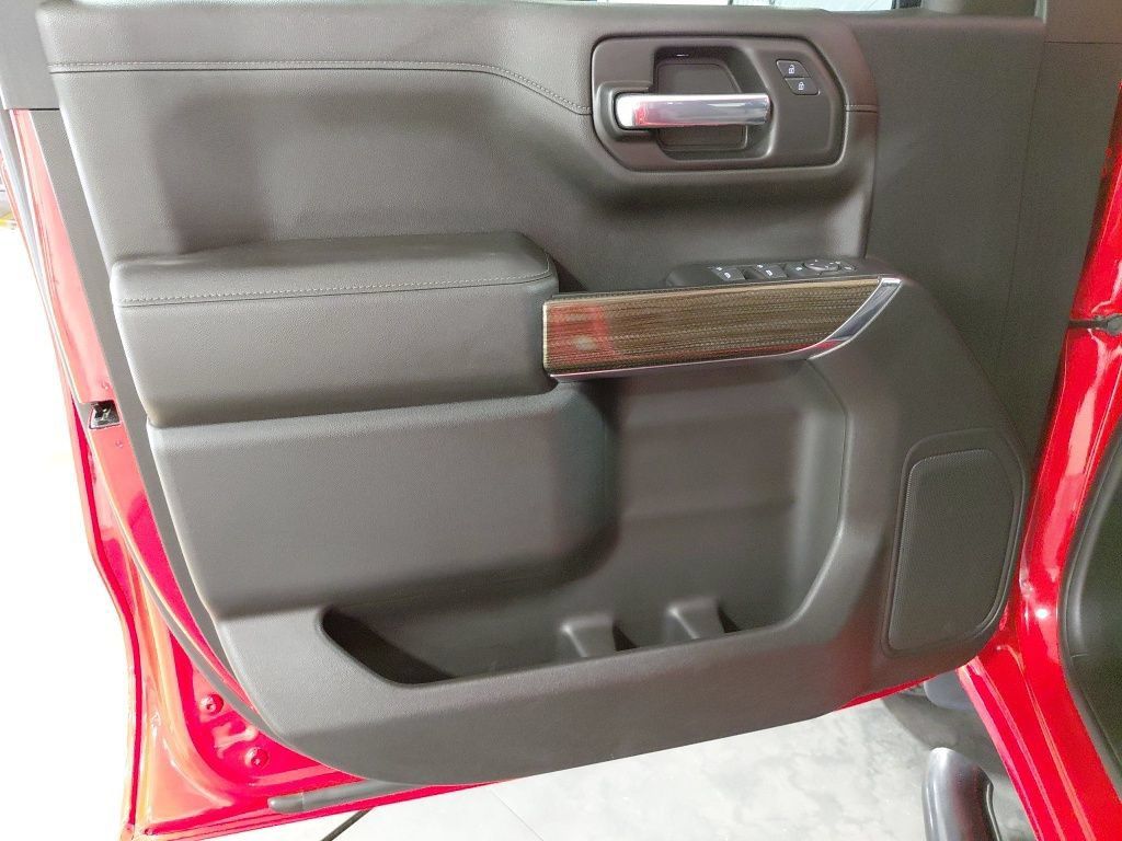 Used 2021 Chevrolet Silverado 1500 LT Trail Boss w/ Bed Protection Package AWD/4WD image 4