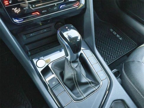 New 2026 Volkswagen Taos SE FWD image 25