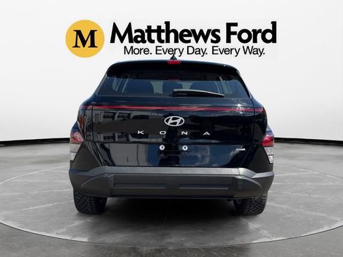 Used 2025 Hyundai Kona SE AWD/4WD image 4