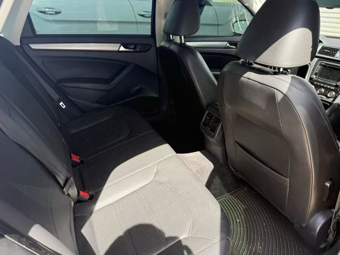 Used 2014 Volkswagen Passat TDI SE image 10