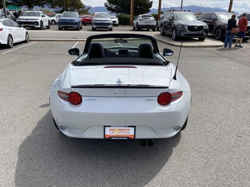 Used 2017 MAZDA MX-5 Miata Club image 46