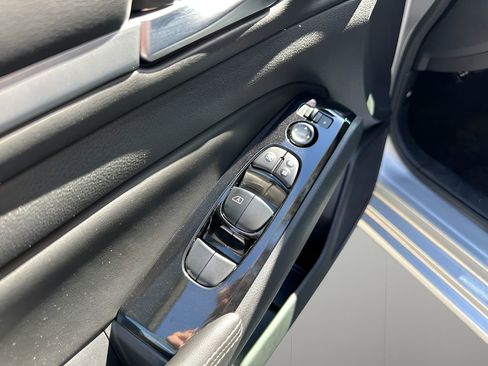 Used 2023 Nissan Altima 2.5 SV image 9