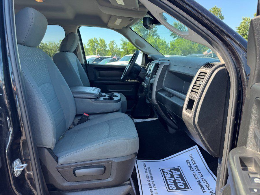Used 2019 RAM 1500 ST w/ SXT Appearance Group AWD/4WD image 18