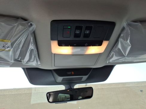 New 2026 Nissan Pathfinder Platinum image 24