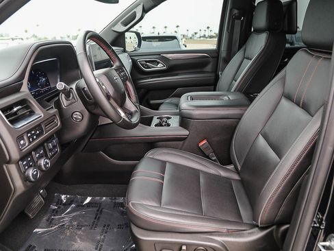 Used 2024 Chevrolet Suburban RST w/ Luxury Package AWD/4WD image 17