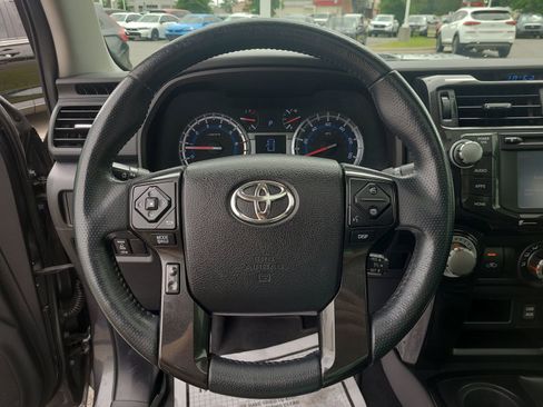 Used 2019 Toyota 4Runner TRD Off-Road Premium AWD/4WD image 26