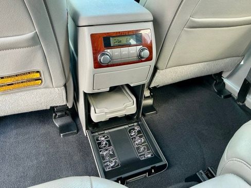 Used 2013 Toyota Highlander Limited image 10