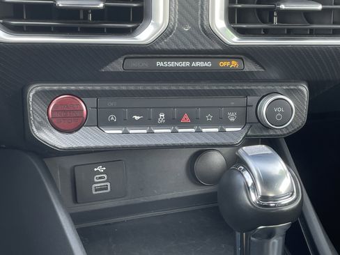 Used 2025 Ford Mustang Premium image 25