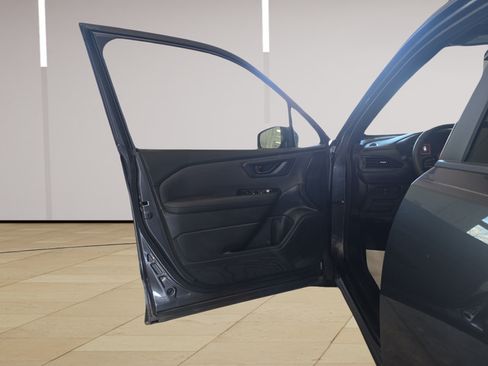 Used 2025 Subaru Forester Premium AWD/4WD image 10