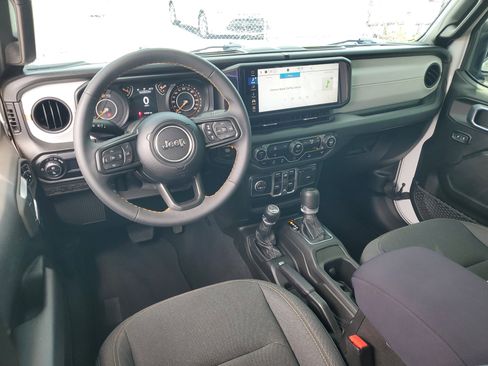 Used 2024 Jeep Gladiator Sport AWD/4WD image 13