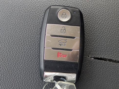 Used 2019 Kia Niro LX image 36