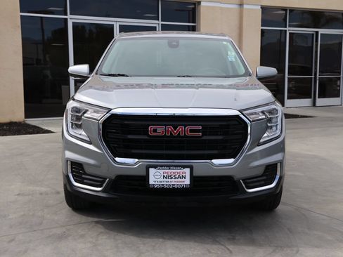 Used 2024 GMC Terrain SLE AWD/4WD image 9