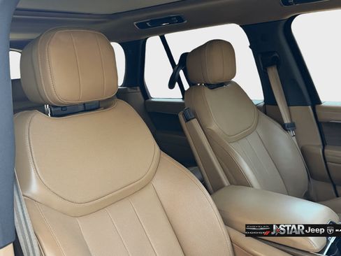 Used 2024 Land Rover Range Rover SE AWD/4WD image 13