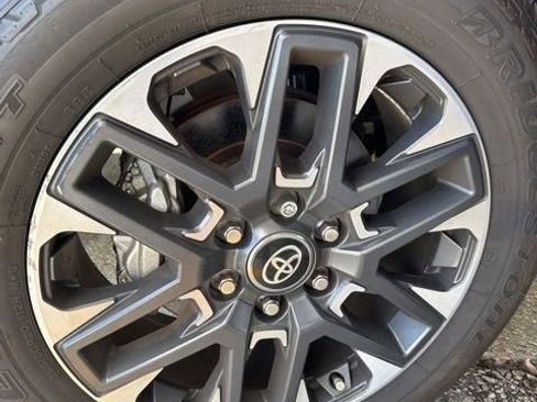 Used 2025 Toyota Tundra Limited image 11