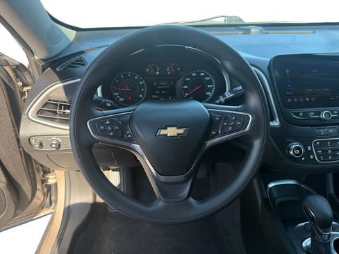 Used 2025 Chevrolet Malibu LT FWD image 12