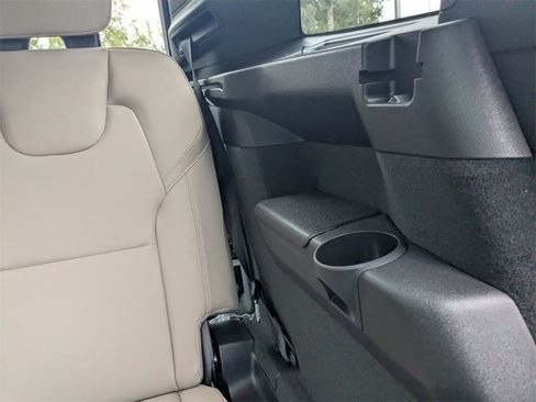 New 2026 Volvo XC90 T8 Plus w/ Protection Package Premier image 18