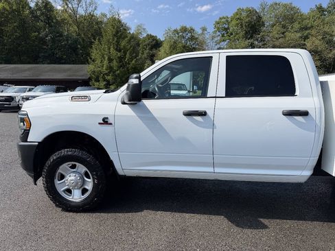 Used 2023 RAM 2500 Tradesman AWD/4WD image 3