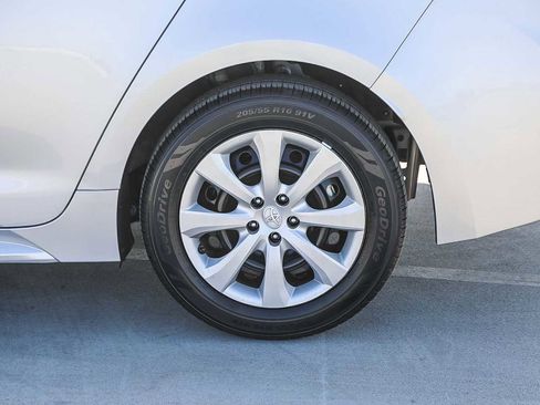 Used 2023 Toyota Corolla LE image 11