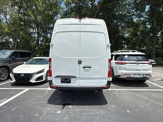 Used 2023 Mercedes-Benz Sprinter 2500 video 3