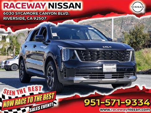 Used 2024 Kia Sorento S image 1