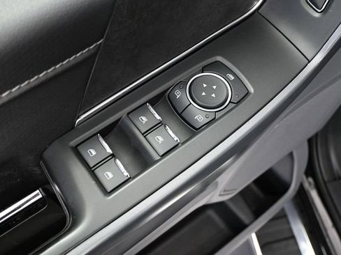 Used 2024 Ford F150 XLT image 19