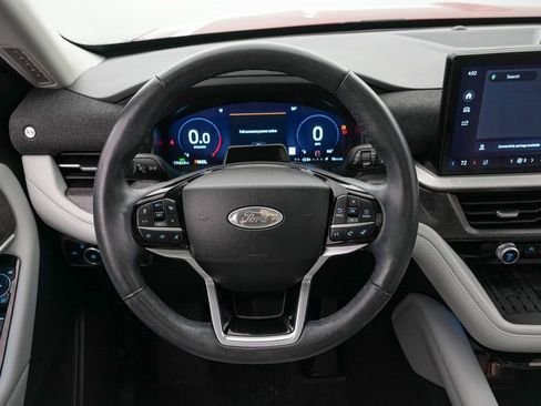 Certified 2025 Ford Explorer Platinum w/ Ultimate Package image 13