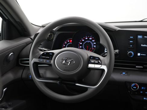 Used 2022 Hyundai Elantra SEL image 15