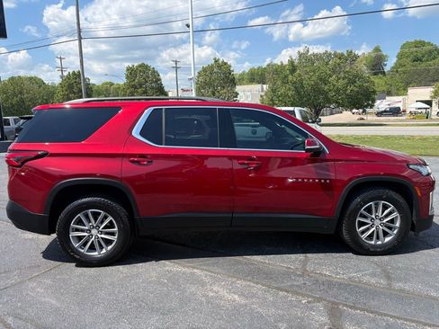 Used 2022 Chevrolet Traverse LT image 8
