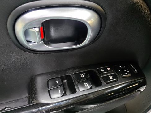 Used 2014 Kia Soul ! w/ Sun & Sound Package image 16