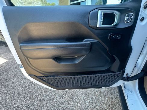 Used 2023 Jeep Wrangler Sport AWD/4WD image 23