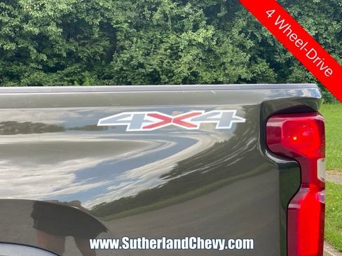 Used 2022 Chevrolet Silverado 2500 LTZ w/ Gooseneck/5TH Wheel Package AWD/4WD image 14