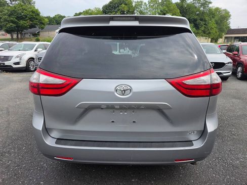 Used 2015 Toyota Sienna XLE FWD image 6