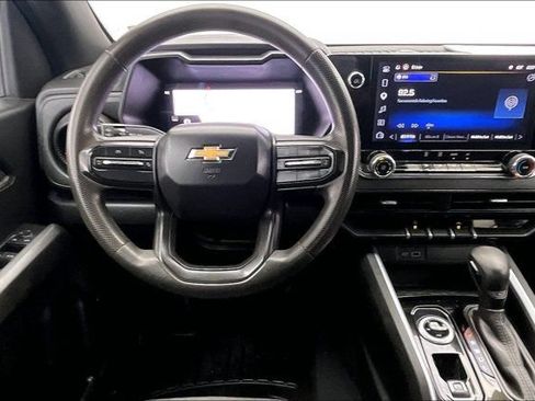 Used 2025 Chevrolet Colorado W/T AWD/4WD image 4