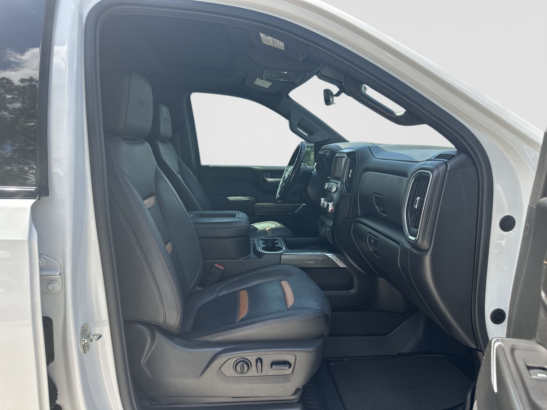 Certified 2021 GMC Sierra 1500 AT4 w/ AT4 Value Package AWD/4WD image 27