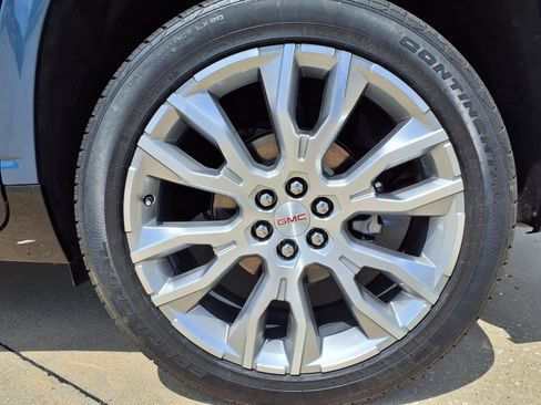 Used 2025 GMC Acadia Denali w/ Super Cruise Package AWD/4WD image 37