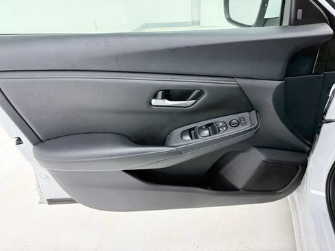 Used 2024 Nissan Sentra SV FWD image 15