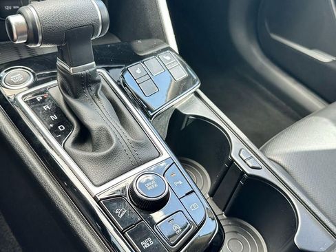 Used 2024 Kia Sportage EX image 17