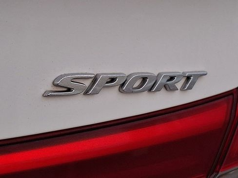 Used 2022 Honda Civic Sport image 28