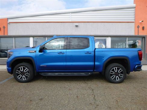 Used 2023 GMC Sierra 1500 AT4 w/ AT4 Preferred Package image 2