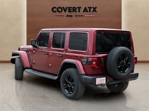 Used 2021 Jeep Wrangler Unlimited Sahara image 3