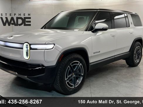 Used 2025 Rivian R1S Adventure image 1