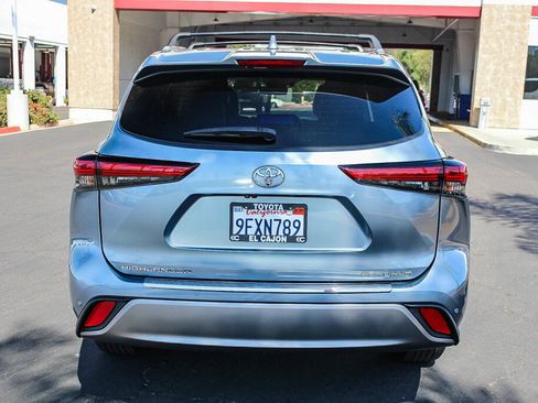 Used 2023 Toyota Highlander Platinum FWD image 26