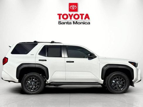 New 2026 Toyota 4Runner SR5 AWD/4WD image 2