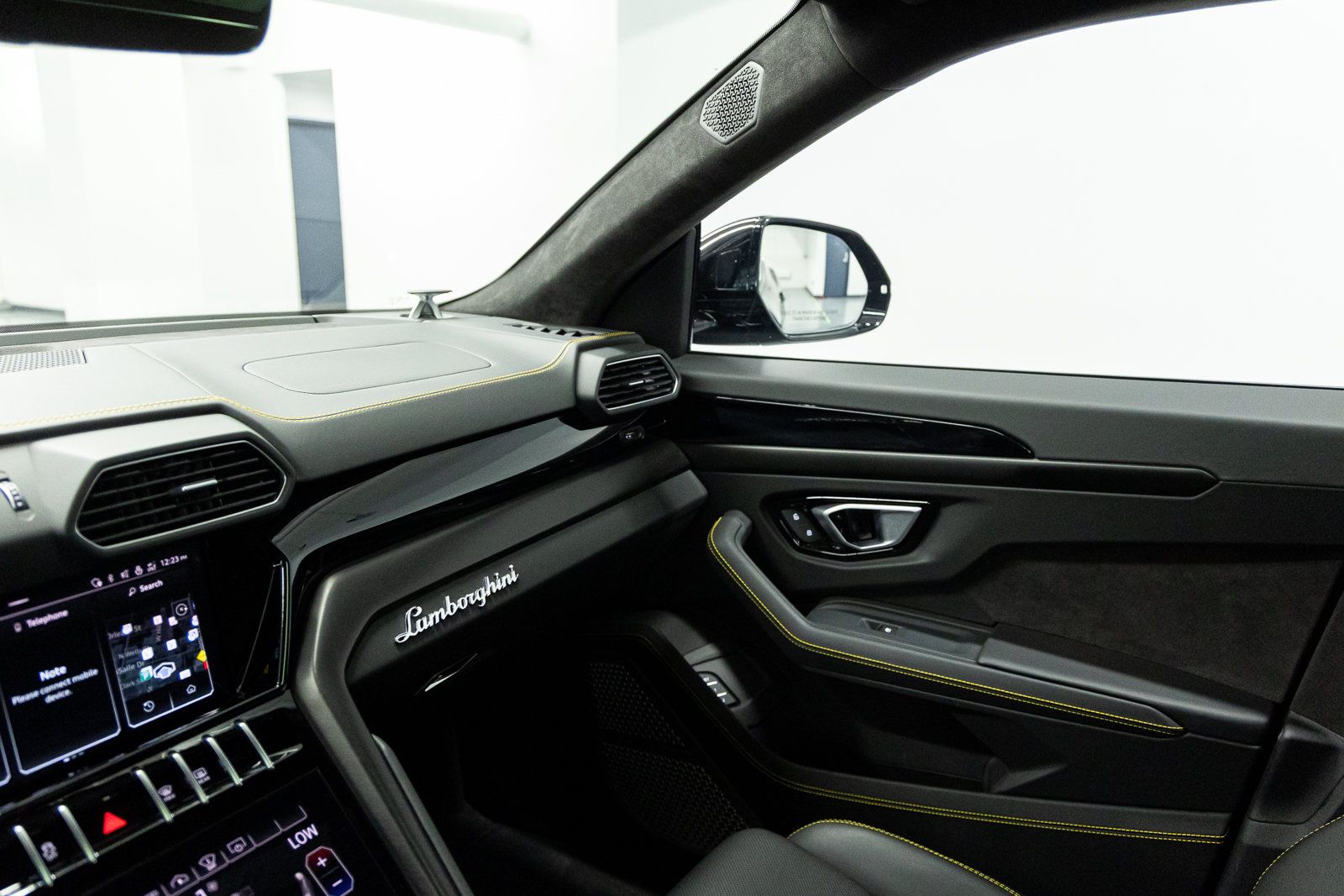 Used 2024 Lamborghini Urus S AWD/4WD image 42
