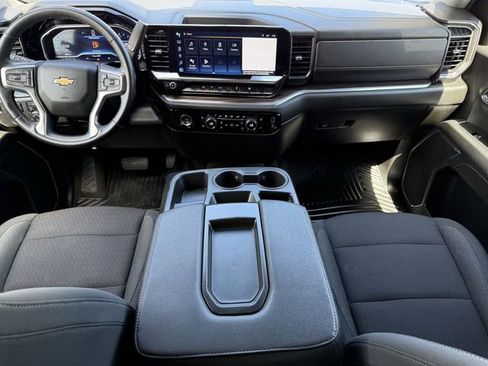 Used 2024 Chevrolet Silverado 1500 LT AWD/4WD image 8